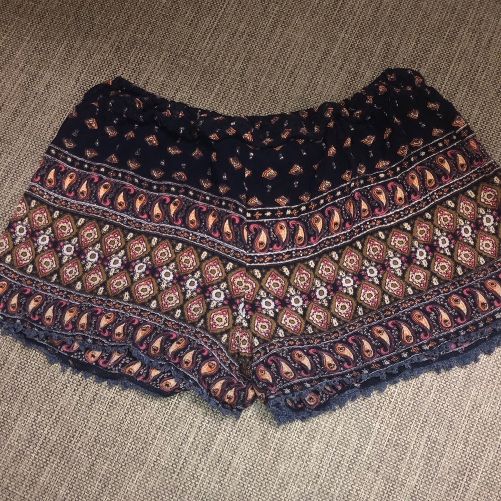 Multicolor elastic shorts